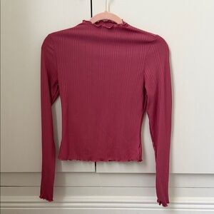 Elegant Long Sleeve Ribbed Top in Pink